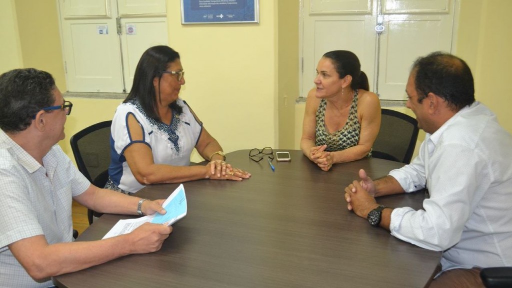 Prefeito Mário Alexandre durante encontro na Funasa - Secom