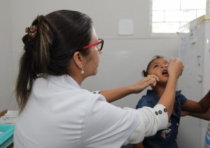 thumbnail_Campanha contra o sarampo e poliomielite prossegue em Ilhéus até o dia 30 deste mês - Secom (2)