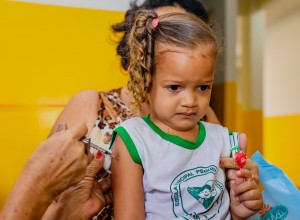 Vacina Poliomielite e Sarampo na Escola Municipal Pequeno Príncipe. Foto - Rodrigo Macedo