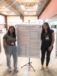 Priscila e a Profª Tirza Sathler apresentam trabalho sobre o perfil epidemiológico das puérperas em um hospital de Ilhéus